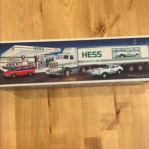 New in box 1992 18 Wheeler and Racer